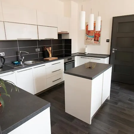 Ghetto Apartment *